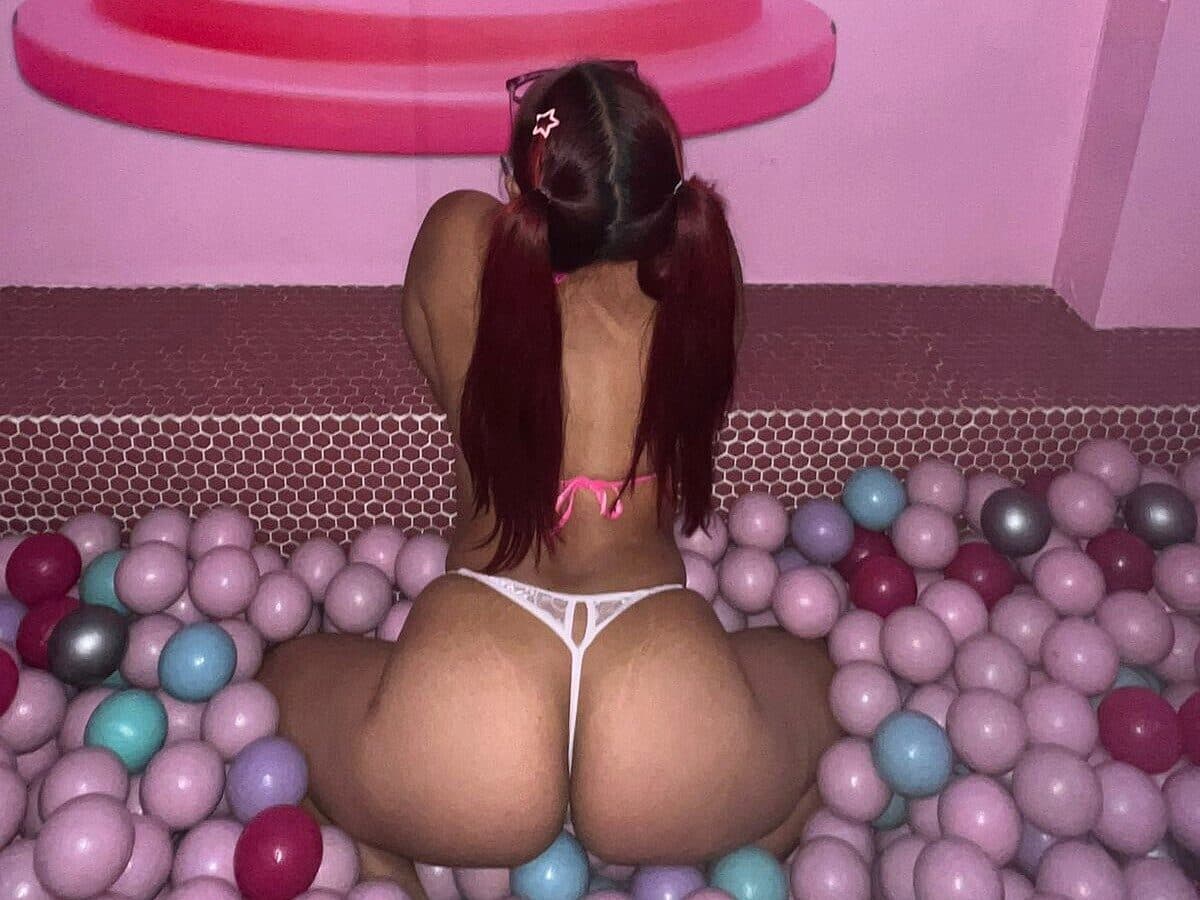 Chloe Adam